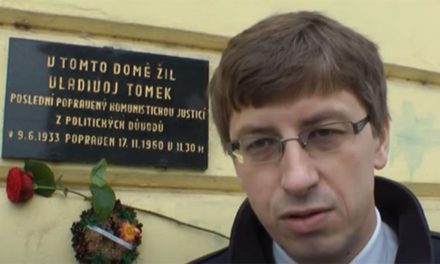17. listopadu vraždili nejen nacisté, ale i komunisté