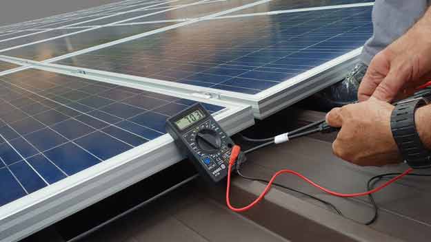 Praha učinila první krok k vybudování pražské sluneční elektrárny