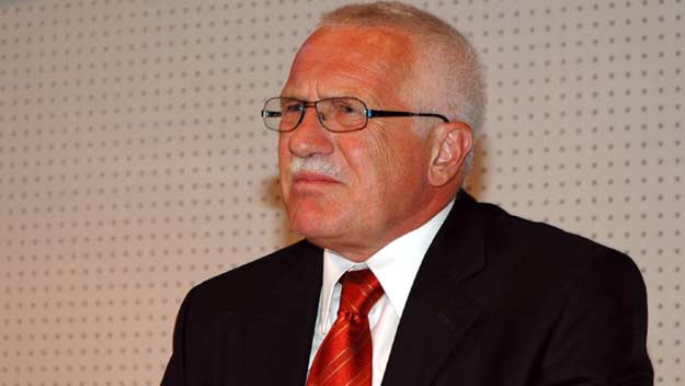 Skutečně zanikl komunismus sám od sebe pane expresidente?