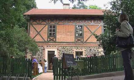Kavárna, klub seniorů i lesní školka ve strážním domku ve Stromovce