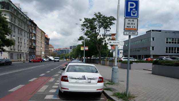 Občané Prahy 7 budou společně s eurovolbami hlasovat o parkování
